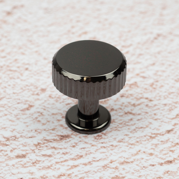 Handle & Home Black Nickel Reeded Cabinet T-Bar Handle and Coordinating Disc Knob