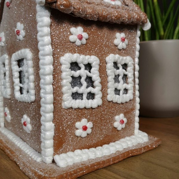 Samuel Alexander 24cm Battery Operated LED Edelweiss Chalet Christmas Gingerbread House Decoration