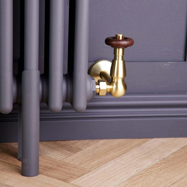 Flode Traditional Style Corner Wood Effect Head TRV & Lockshield | 15mm x 1/2" | Brushed Brass