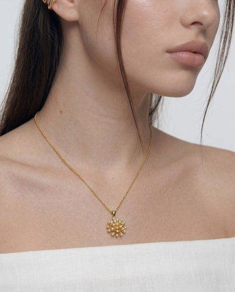 Elk & Bloom 14K Gold Star Flower Pendant Necklace