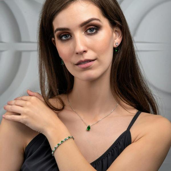 925 Sterling Silver Green Pear Pendant Necklace for Women. - namana.london