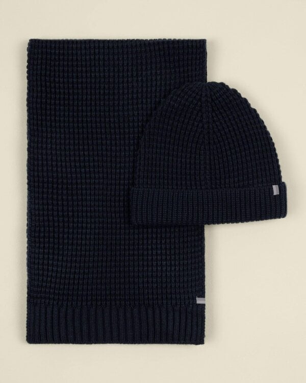 Larsson & Co Haldan – Navy Waffle Knit Beanie & Scarf Set