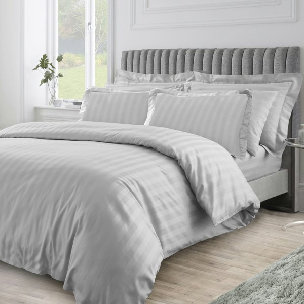 Velosso Embossed Design Luxury Duvet Cover & Pillowcase Set - Contemporary Bedroom Decor, Button Enclosure