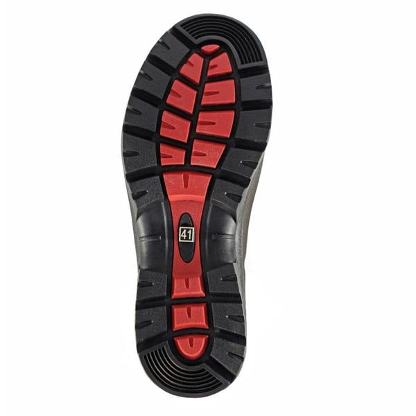 Sure Tread sole unit on the Grisport Groundwater wellington boot for good grip and traction