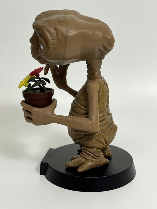 Iron Studios ET The Extra Terrestrial ET 40th Anniversary Approx 5.9 Inches UNIVET59121