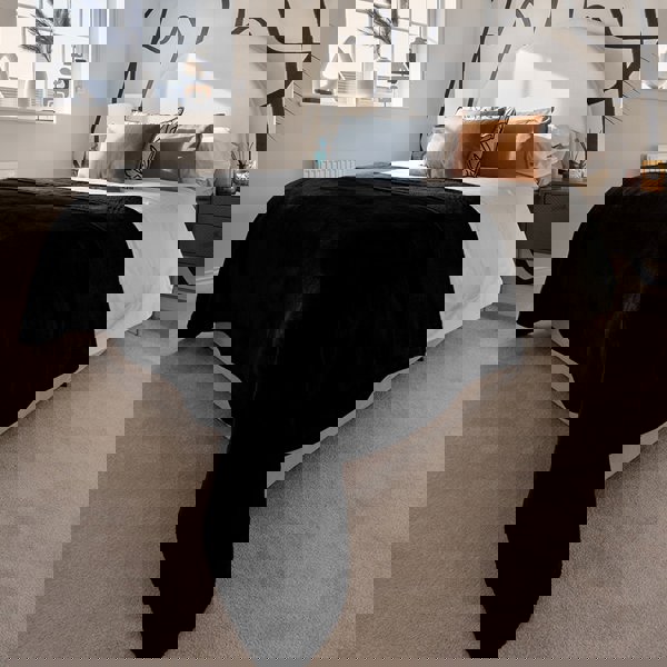 Snug City Soft & Warm Mink Throw Blanket