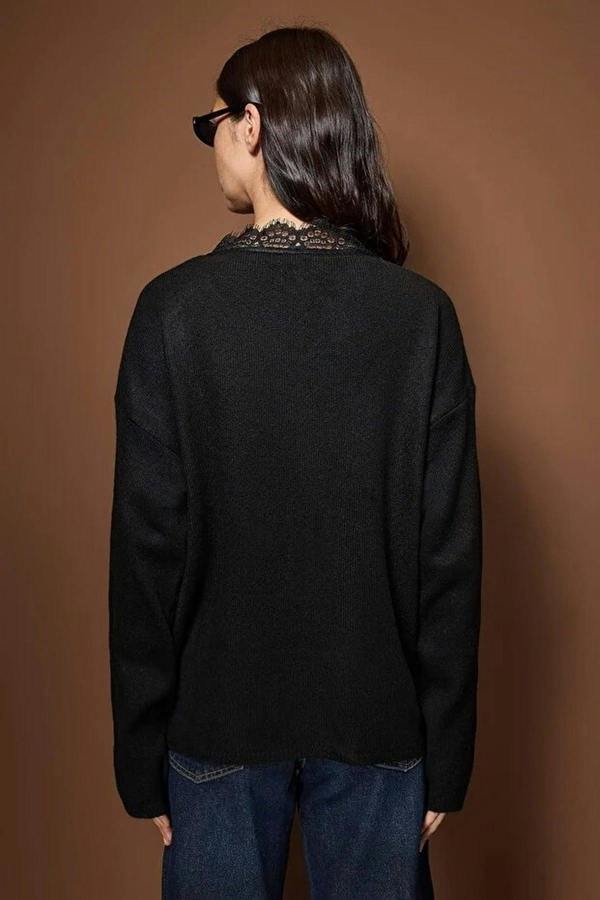 WOVCOR Soft Textured V-Neck Lace Knit Sweater