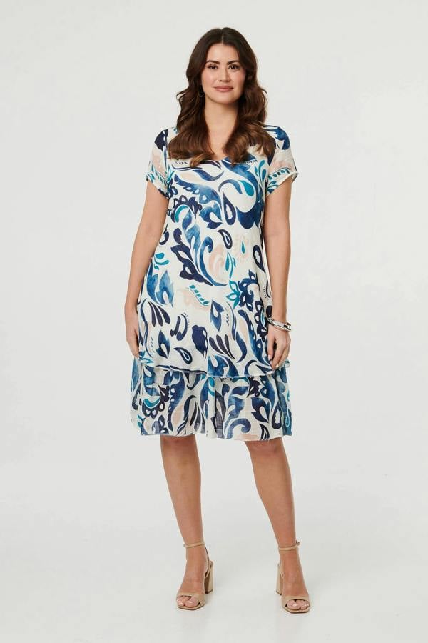 Blue | Printed Cap Sleeve Knee Length Dress : Model is 5'9"/175 cm and wears UK10/EU38/US6/AUS10