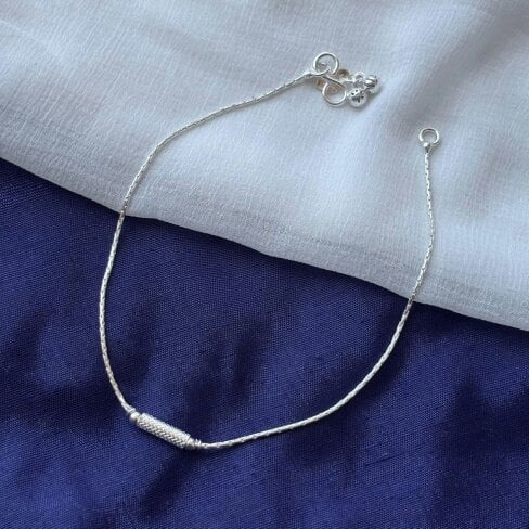 The Colourful Aura Pure Silver Slim Minimalistic Indie Boho Silver Indian Payal Anklet