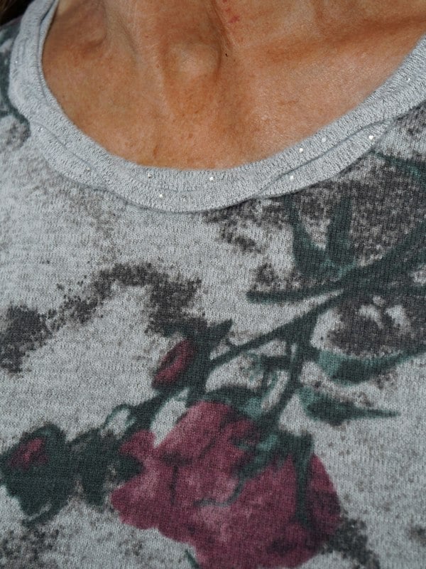 TIGI-Wear Vintage Rose Plaited Neck Top