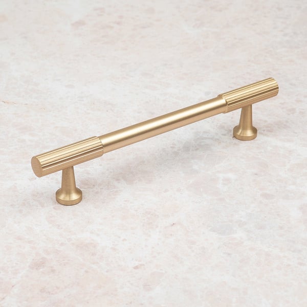 Handle & Home Brushed Brass Reeded Knob/Handles