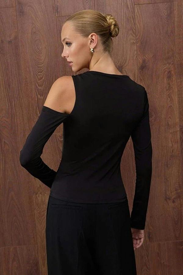 WOVCOR Cut Out Fitted Long Sleeve Stretch Knit Blouse with Accessory Details