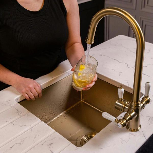 Flode korsa | Traditional Cruciform Style 3 in 1 Instant Boiling Tap | White Ceramic Levers | Brushed Brass Finish