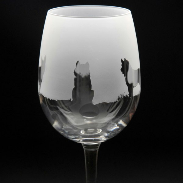Glyptic Glass Art Husky Dog Crystal Wine Glass - Hand Etched/Engraved Gift