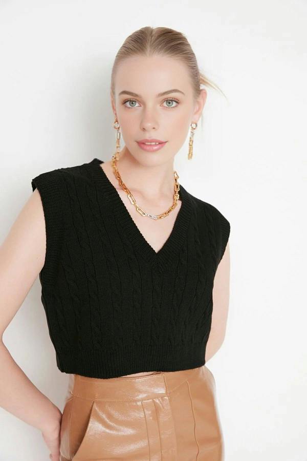 WOVCOR Crop V-Neck Knit Sweater