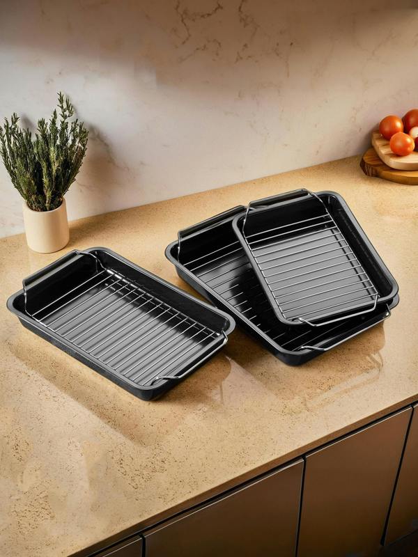 Pack of 6 Mari Set Of Three Roasting Trays With Wire Racks