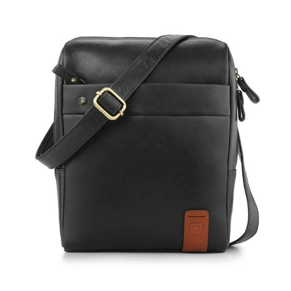 Black leather messenger bag with front slip pocket and adjustable strap – unisex crossbody design in genuine leather.