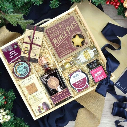 Heather and Bale Hotspur Damson Gin Christmas Box