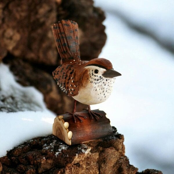 EDH Door Hardware RSPB Hand Crafted Wooden Wren with Display Box