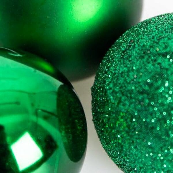 Shatchi 5cm Shatterproof Dark Green Christmas Bauble Set, 9 or 18 Piece Festive Tree Decorations