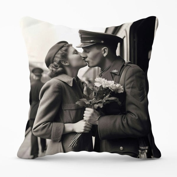 Warren Reed A Kiss Goodbye Cushions