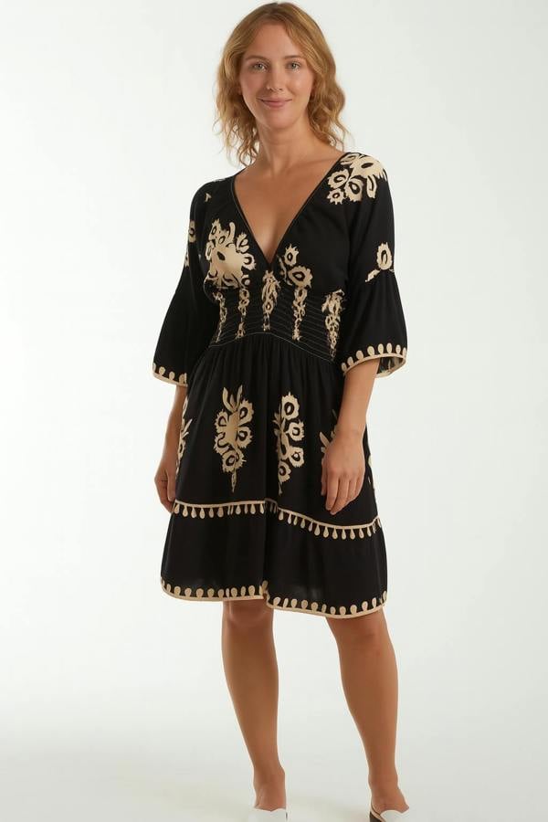Hoxton Gal Relaxed Fit 3/4 Sleeves V Neck Printed Knee Lenght Dress in Black