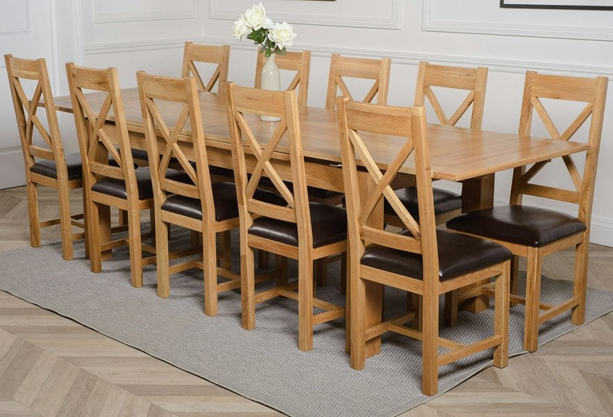 That's Furniture Richmond Large Oak Extending Dining Table with Berkeley Oak Chairs