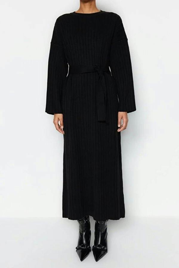 WOVCOR Ribbed Knitted Dress with Belt Detail