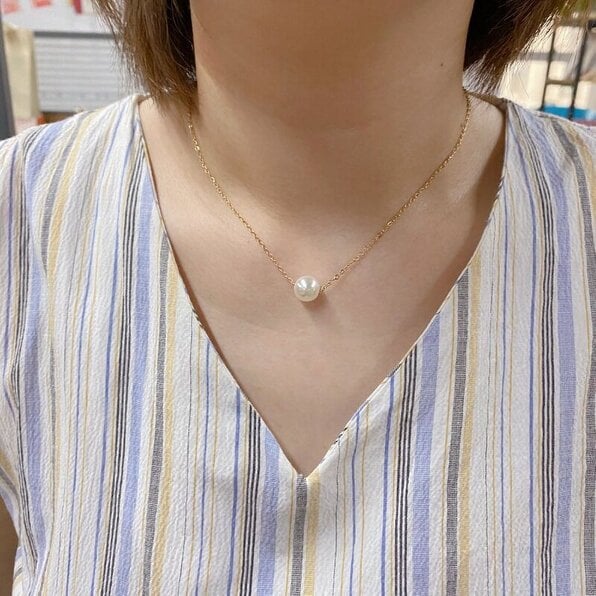 The Colourful Aura Gold Silver Plated Single White Pearl Minimalist Floating Pendant Necklace