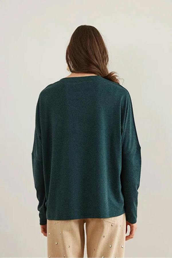 Hoxton Gal Crew Neck Batwing Wool Sweater