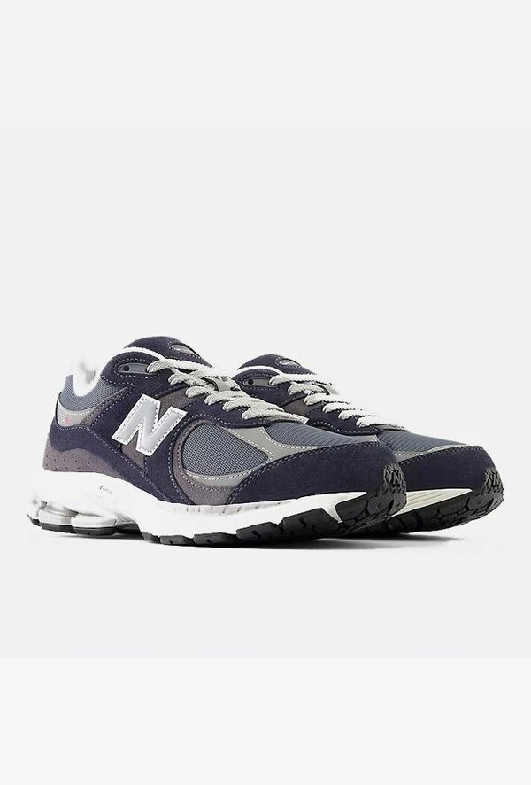 New Balance 2002R Trainers