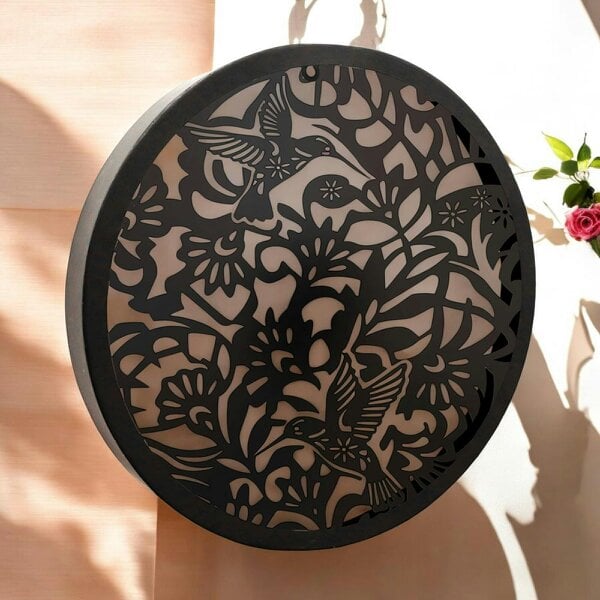 EDH Door Hardware Hummingbird Solar Wall Panel – 40 x 40 x 5 CM | Solar-Powered Outdoor Wall Art | Metal Garden Panel with LED Light for Patio