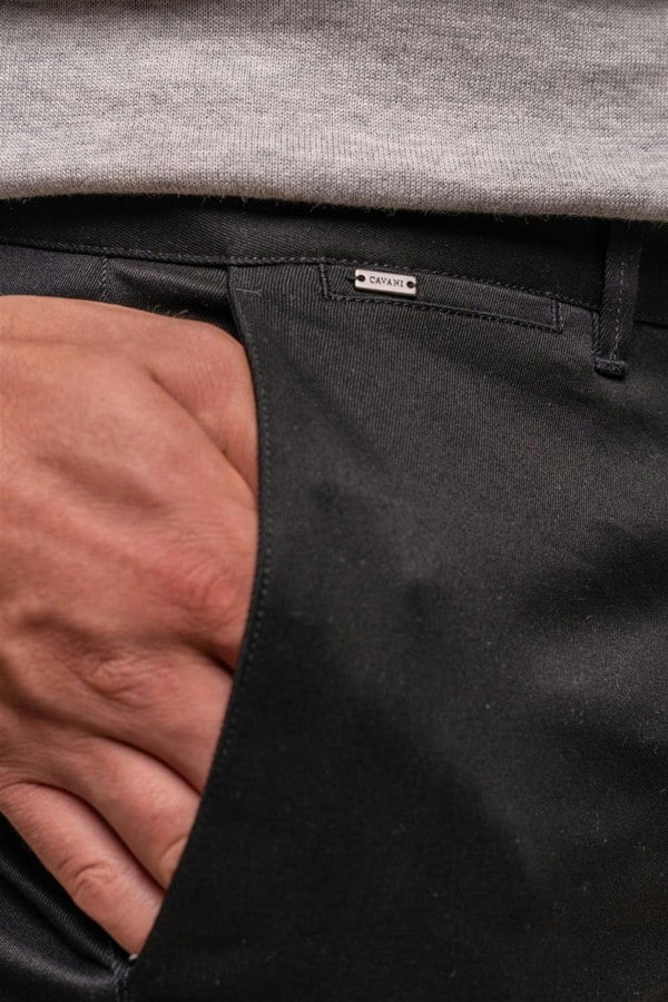 Dakota black chino front detail