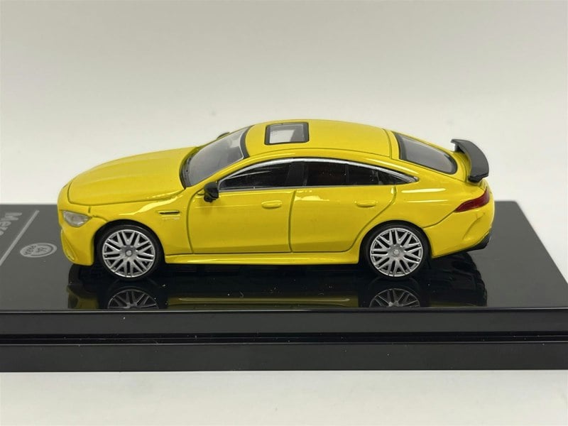 2018 mercedes amg gt 63s yellow rhd 1:64 scale paragon 65285