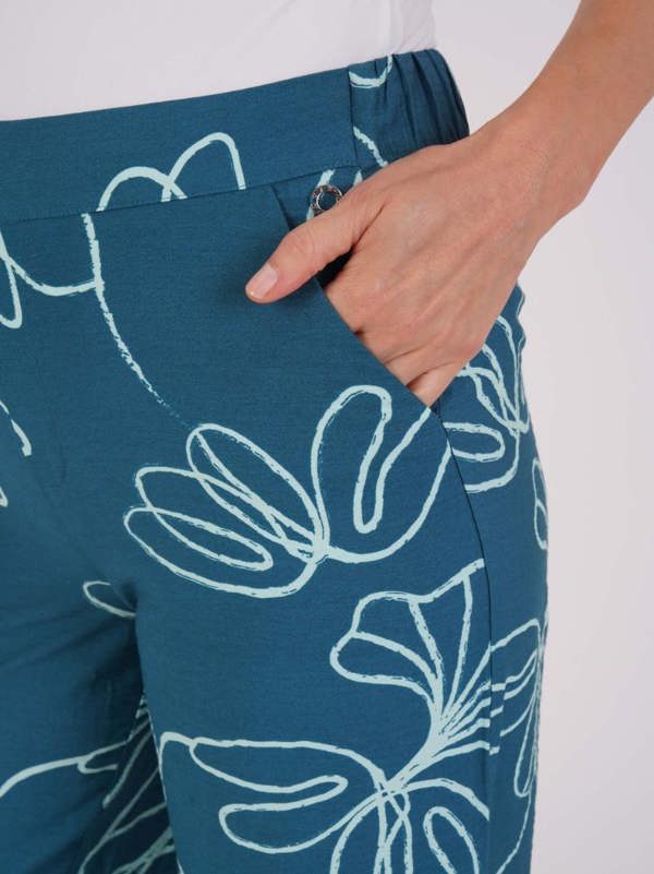 VIZ-A-VIZ Floral Print Trousers