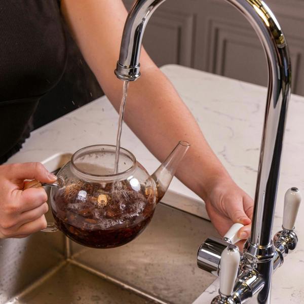 Flode korsa | Traditional Cruciform Style 3 in 1 Instant Boiling Tap | White Ceramic Levers | Polished Chrome Finish