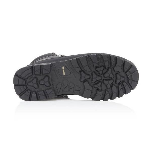 Rugged rubber sole unit on the Northwest Territory Pelly walking boot for good grip and traction
