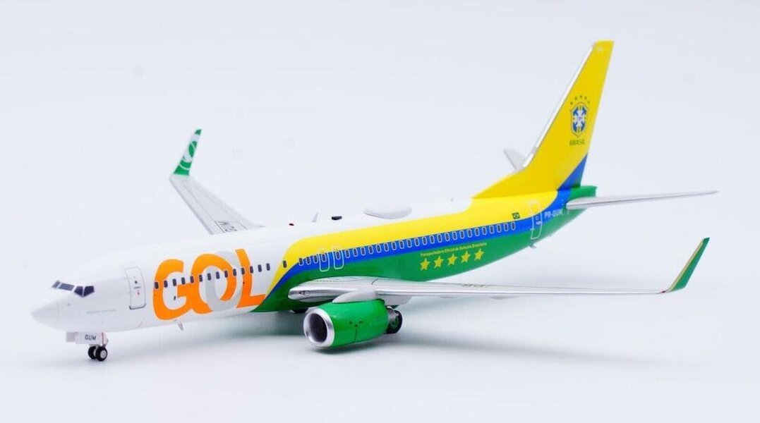 MCSlots GOL Transportes Aereos Boeing 737-8EH PR-GUM 1:200 Inflight200 IF738G30524