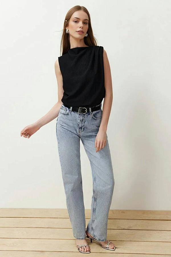 WOVCOR Crew Neck Woven Blouse with Gathering Detail