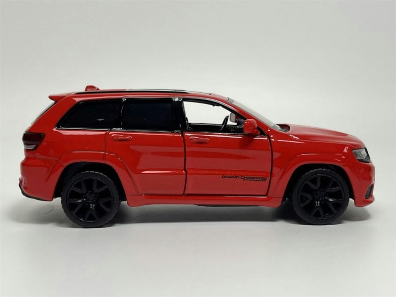 Tayumo Jeep Grand Cherokee Pull Back & Go Red LHD 1:36 Scale Tayumo 36170212