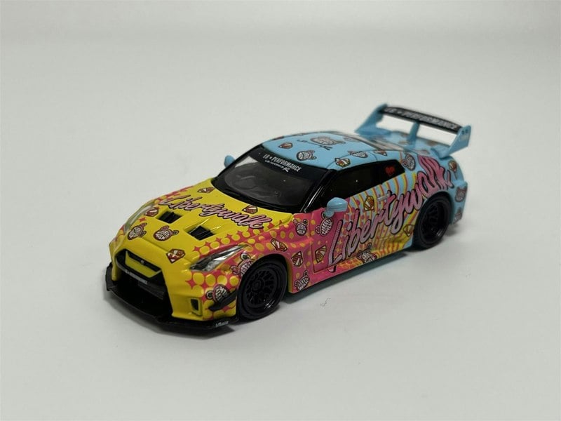 Mini GT LB Silhouette Works GT Nissan 35GT RR Ver.1 RHD 1:64 Mini GT MGT00742R