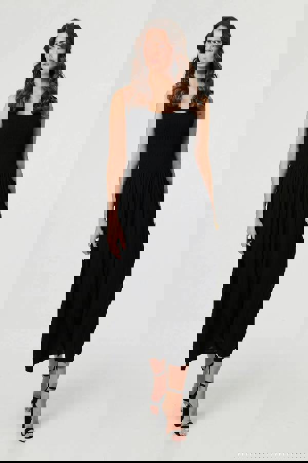 Black | Sleeveless Scoop Neck Shirred Midi Dress
