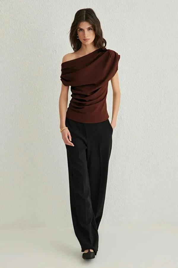 Hoxton Gal Draped, Gathered Detail Knit Blouse with Asymmetric Neckline