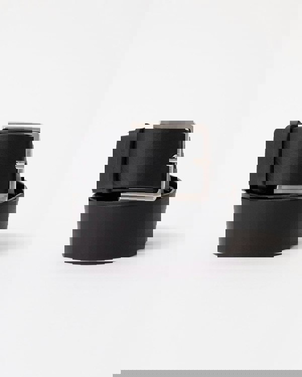 HUGO Gionios Mens Grainy Embossed-Leather Belt with Brushed Metal Hardware NOS