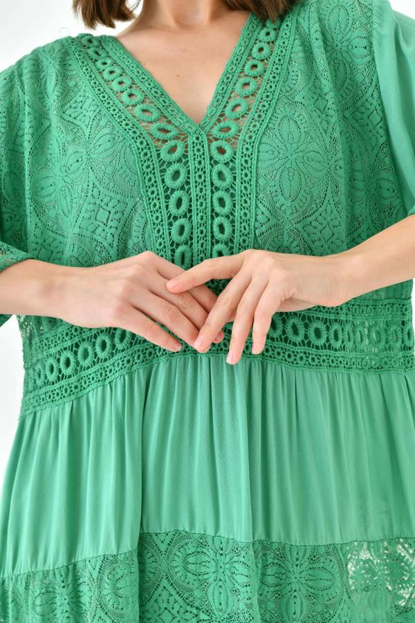Hoxton Gal Oversized 3/4 Sleeves Lace Detailed V Neck Mini Dress in Green
