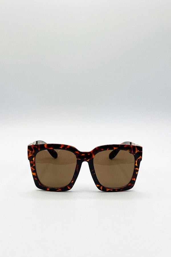SVNX Oversized Sunglasses with Gold Chain Detail