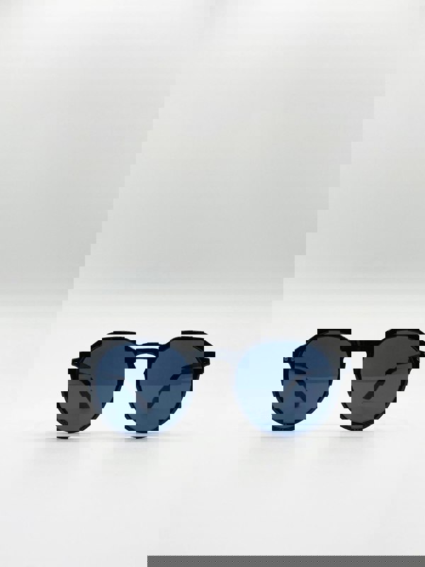 SVNX Classic Preppy Sunglasses With Key Hole Nosebridge