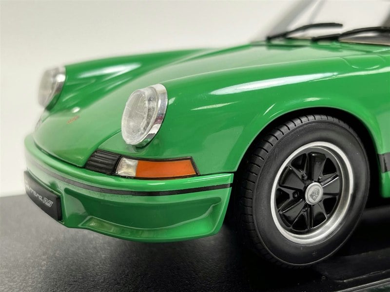 Welly 1973 Porsche 911 Carrera RS Green 1:18 Scale Welly 18044gn
