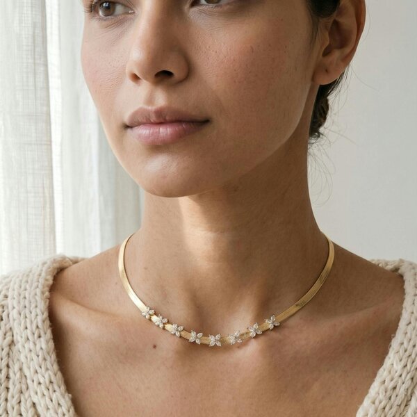 Uchi & Soto Kinmokusei Gold Chain Floral Necklace