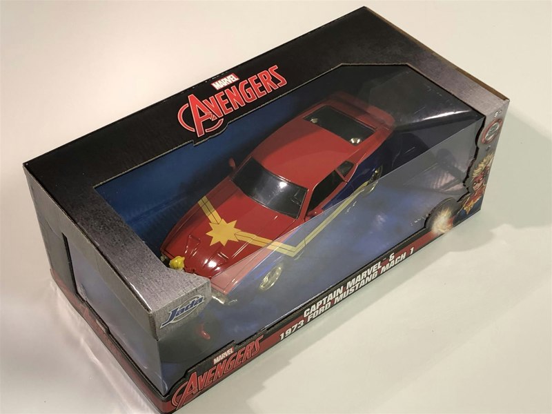 captain marvel 1973 ford mustang with figure 1:24 scale jada 31193